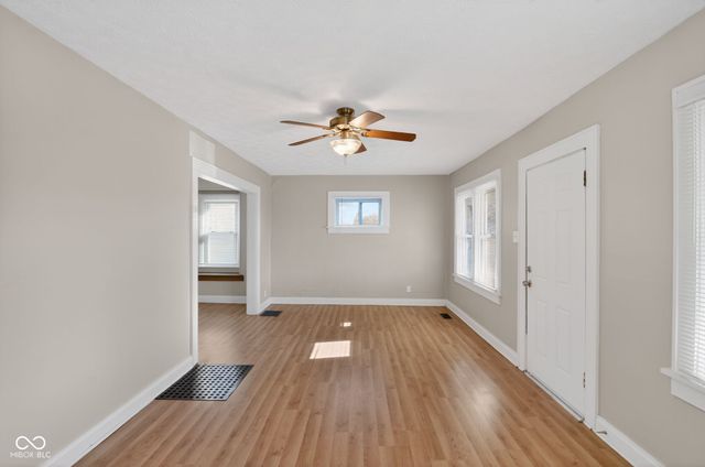 89 S 6th Avenue, Beech Grove, IN 46107