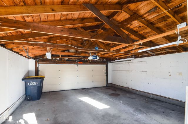 89 S 6th Avenue, Beech Grove, IN 46107