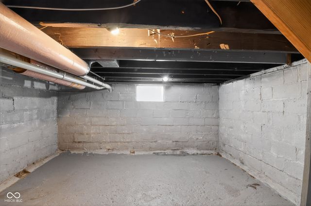 89 S 6th Avenue, Beech Grove, IN 46107