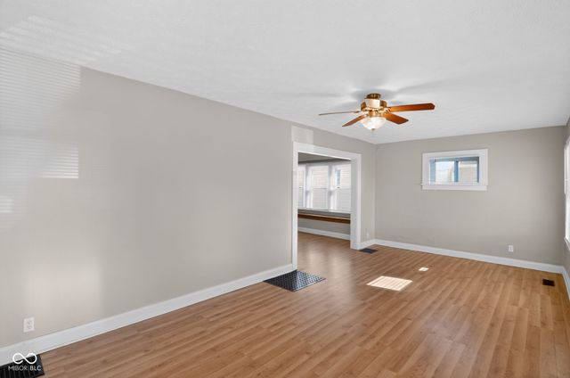 89 S 6th Avenue, Beech Grove, IN 46107