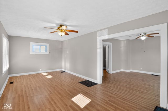 89 S 6th Avenue, Beech Grove, IN 46107