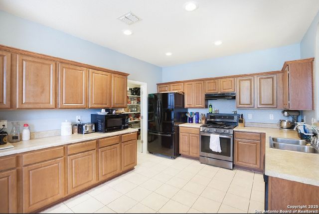 14914 Laudie Fox, San Antonio, TX 78253