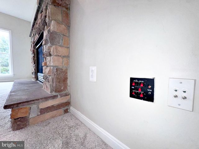 830 SAWGRASS DR, Charles Town, WV 25414