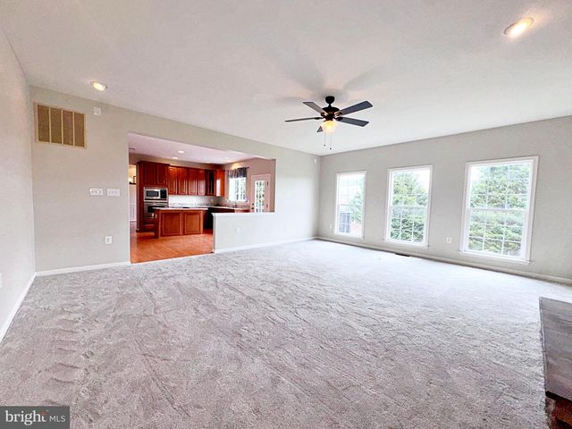 830 SAWGRASS DR, Charles Town, WV 25414