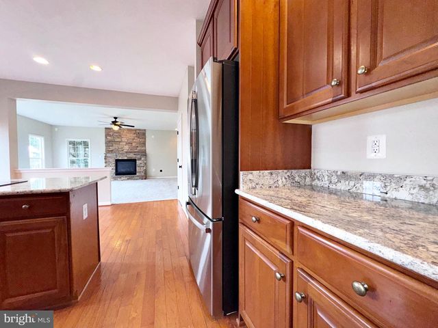 830 SAWGRASS DR, Charles Town, WV 25414