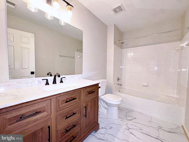 830 SAWGRASS DR, Charles Town, WV 25414