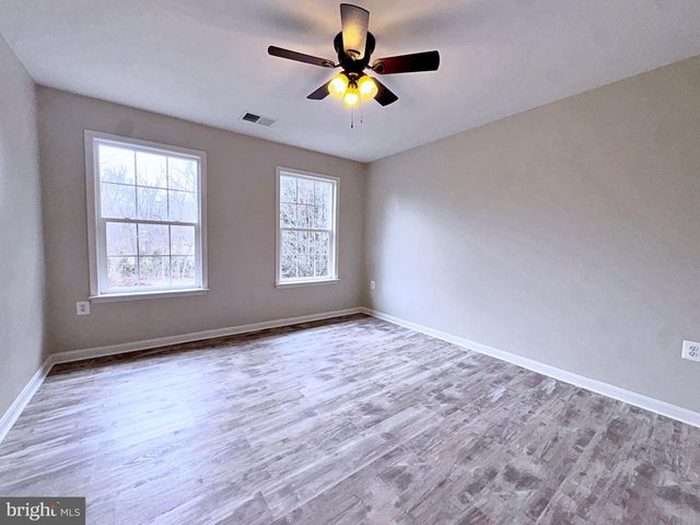 830 SAWGRASS DR, Charles Town, WV 25414