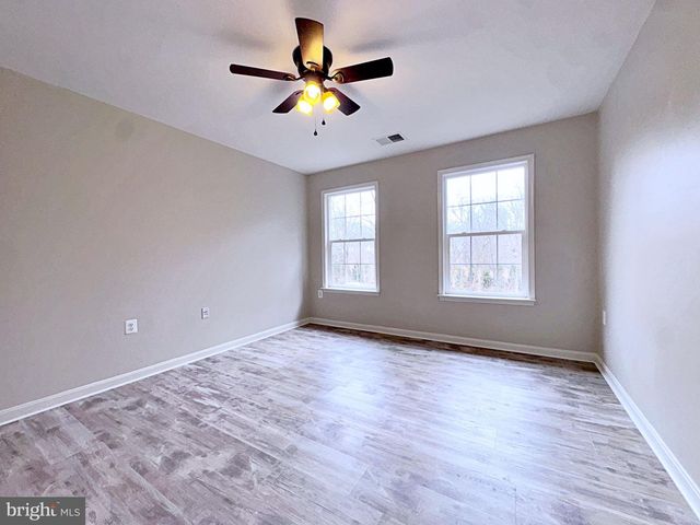 830 SAWGRASS DR, Charles Town, WV 25414