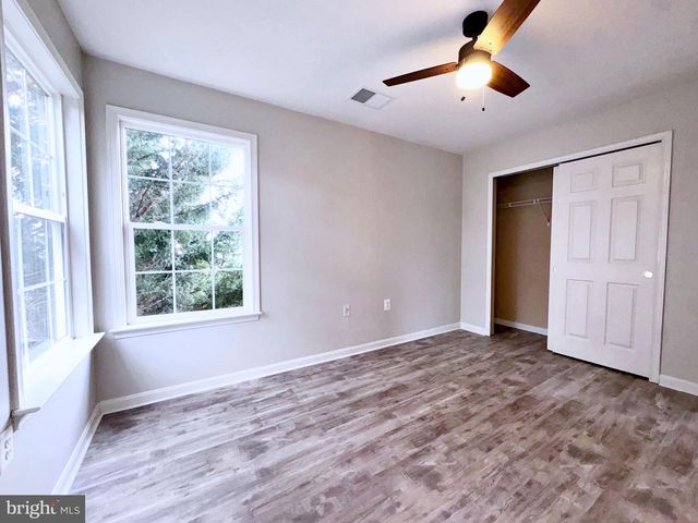 830 SAWGRASS DR, Charles Town, WV 25414