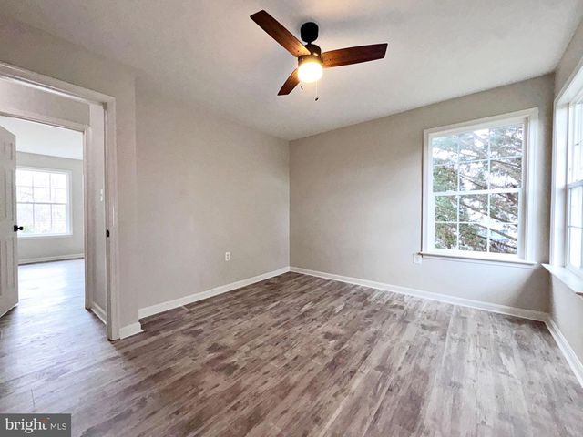 830 SAWGRASS DR, Charles Town, WV 25414