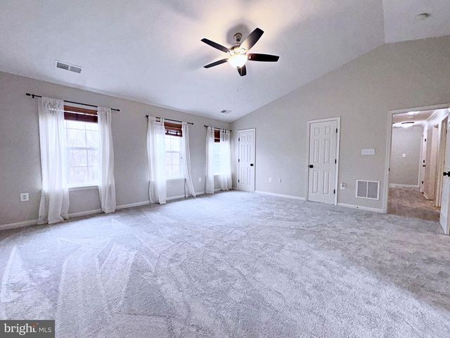 830 SAWGRASS DR, Charles Town, WV 25414