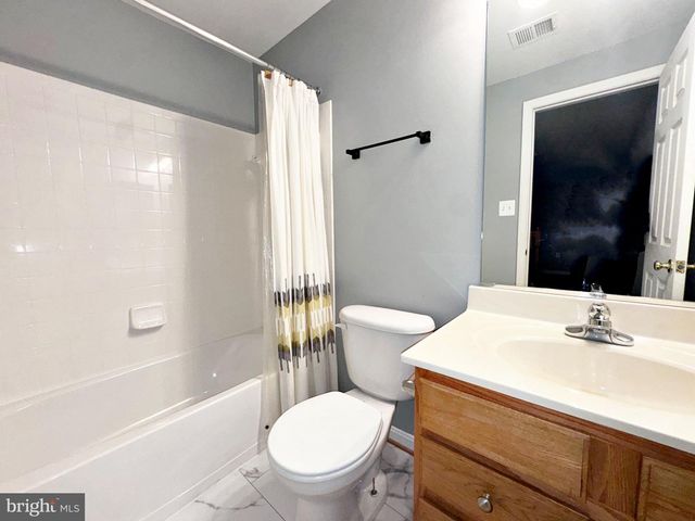 830 SAWGRASS DR, Charles Town, WV 25414