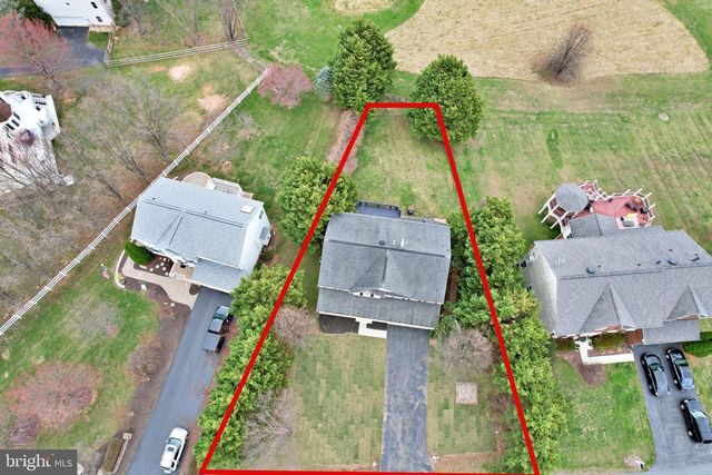 830 SAWGRASS DR, Charles Town, WV 25414