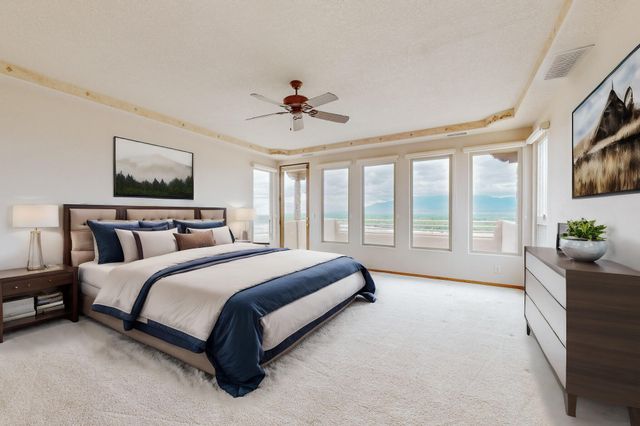 3931 OXBOW VILLAGE Lane NW, Albuquerque, NM 87120