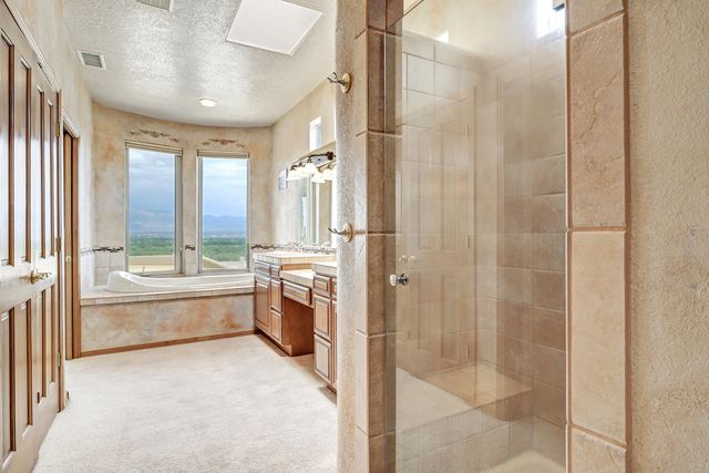 3931 OXBOW VILLAGE Lane NW, Albuquerque, NM 87120