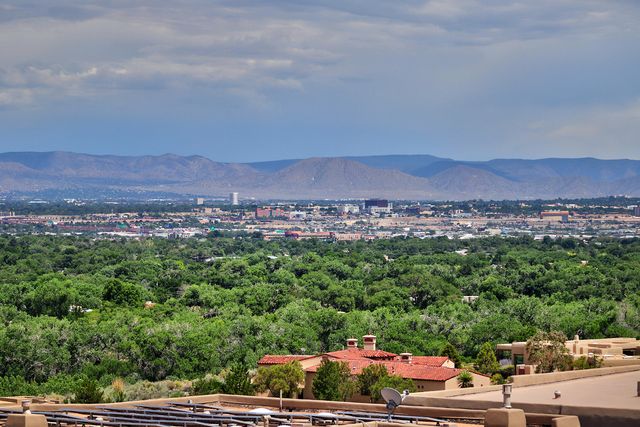 3931 OXBOW VILLAGE Lane NW, Albuquerque, NM 87120