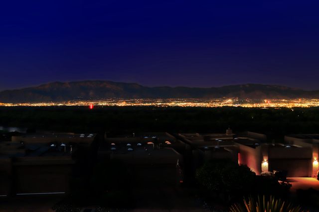 3931 OXBOW VILLAGE Lane NW, Albuquerque, NM 87120