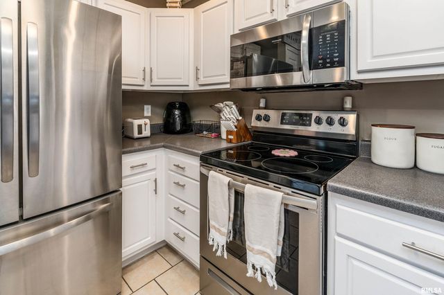 5627 RED FOX Drive, Carterville, IL 62918