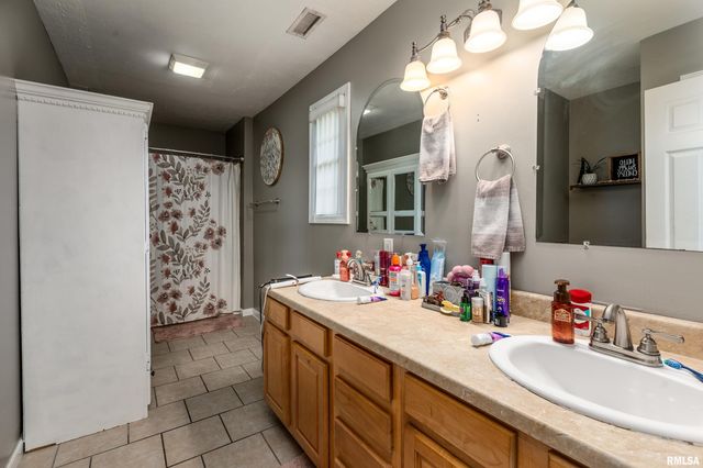 5627 RED FOX Drive, Carterville, IL 62918