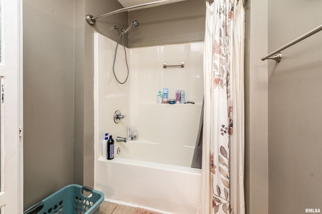 5627 RED FOX Drive, Carterville, IL 62918