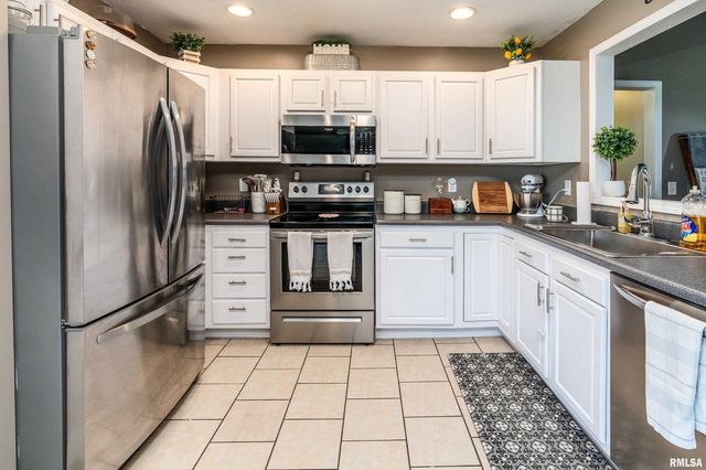 5627 RED FOX Drive, Carterville, IL 62918