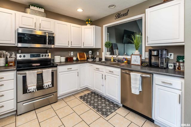 5627 RED FOX Drive, Carterville, IL 62918