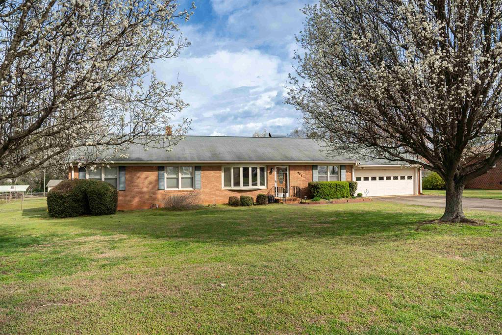 109 Gentry Road, Spartanburg, SC 29301