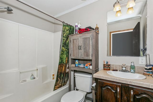 6 River Creek Rd, Udall, KS 67146