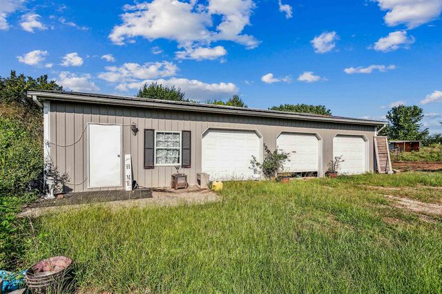 6 River Creek Rd, Udall, KS 67146