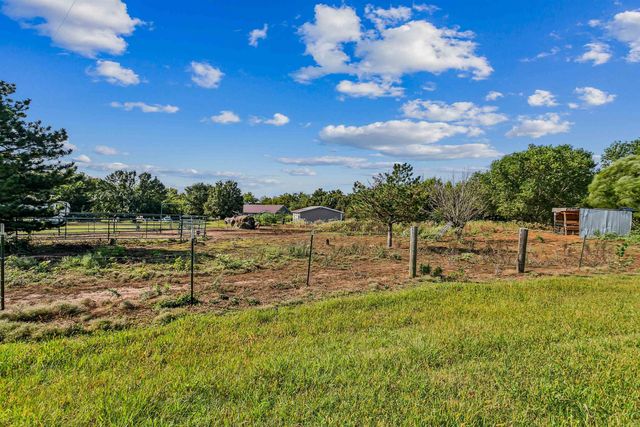 6 River Creek Rd, Udall, KS 67146