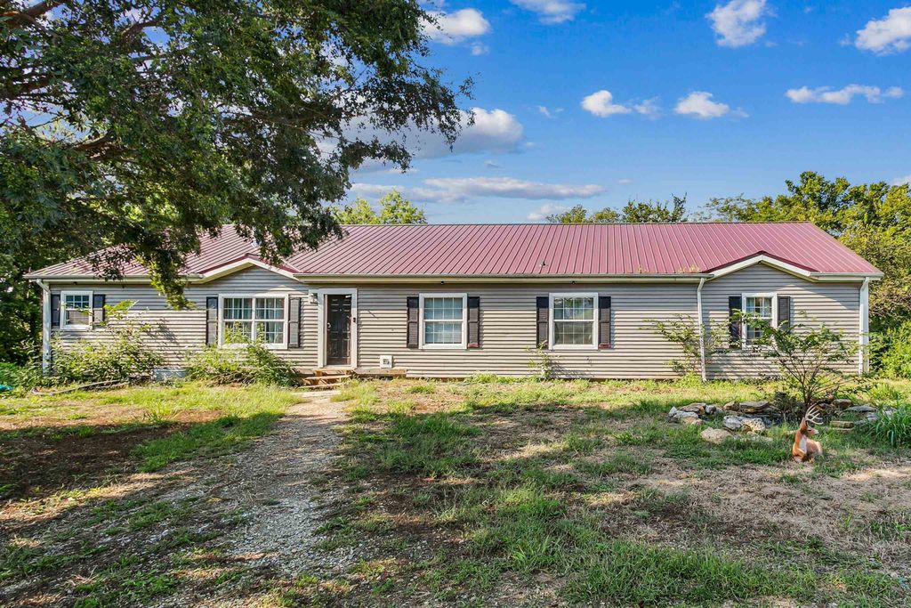 6 River Creek Rd, Udall, KS 67146