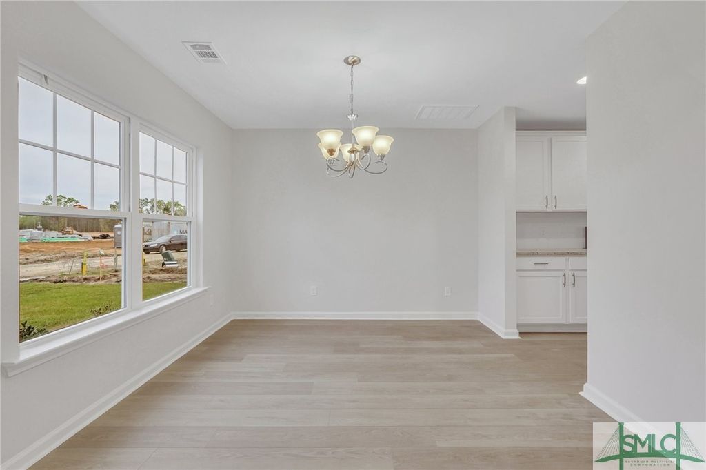 Image 3 of property listing at 148 Orkney Road, Savannah, GA 31407