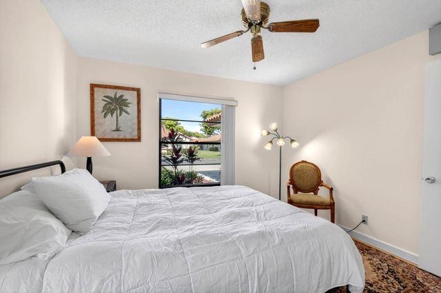 10938 Roebelini Palm Court B, Boynton Beach, FL 33437