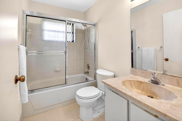 10938 Roebelini Palm Court B, Boynton Beach, FL 33437