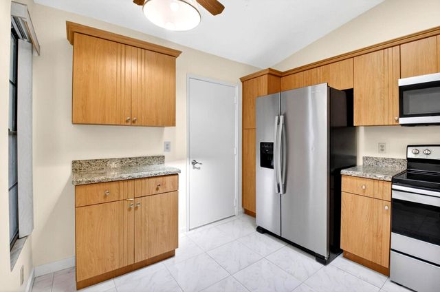 10938 Roebelini Palm Court B, Boynton Beach, FL 33437