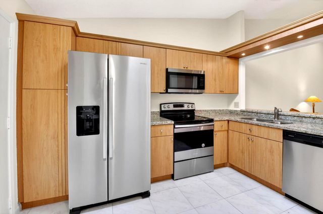 10938 Roebelini Palm Court B, Boynton Beach, FL 33437