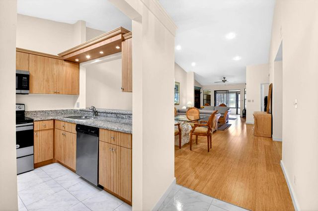 10938 Roebelini Palm Court B, Boynton Beach, FL 33437
