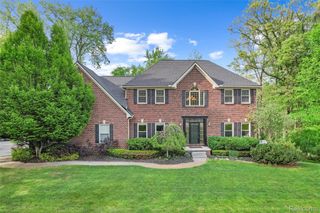 10099 Fernbrooke Drive, Green Oak Township, MI 48116