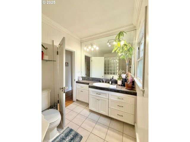 342 W CHAPMAN Ave, Roseburg, OR 97470