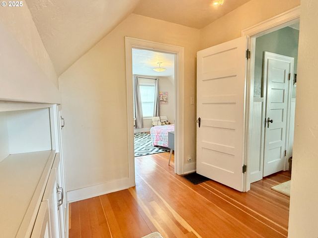 342 W CHAPMAN Ave, Roseburg, OR 97470