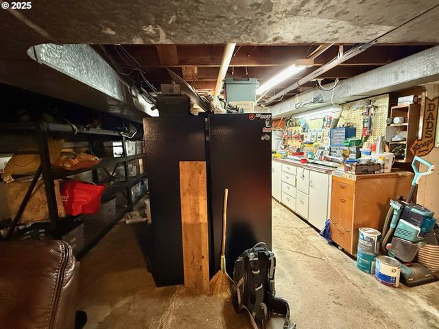 342 W CHAPMAN Ave, Roseburg, OR 97470