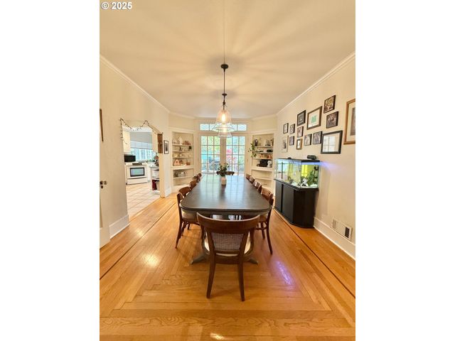 342 W CHAPMAN Ave, Roseburg, OR 97470