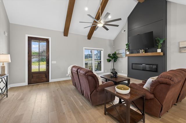348 Ellington Dr, Clarksville, TN 37043