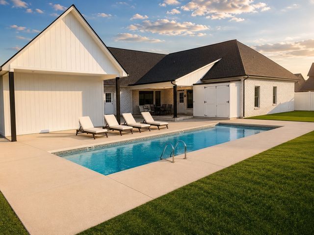 348 Ellington Dr, Clarksville, TN 37043