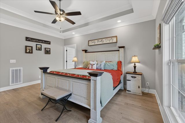 348 Ellington Dr, Clarksville, TN 37043