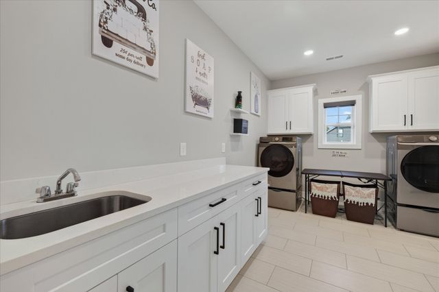 348 Ellington Dr, Clarksville, TN 37043