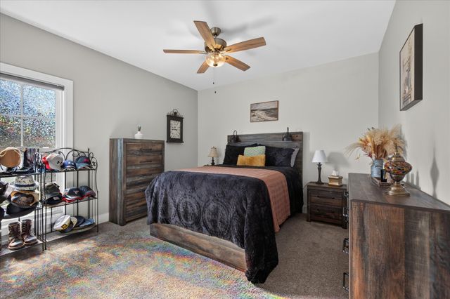 348 Ellington Dr, Clarksville, TN 37043