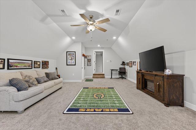 348 Ellington Dr, Clarksville, TN 37043