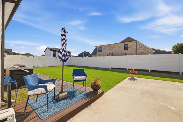 348 Ellington Dr, Clarksville, TN 37043