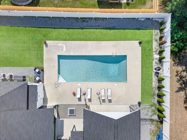 348 Ellington Dr, Clarksville, TN 37043
